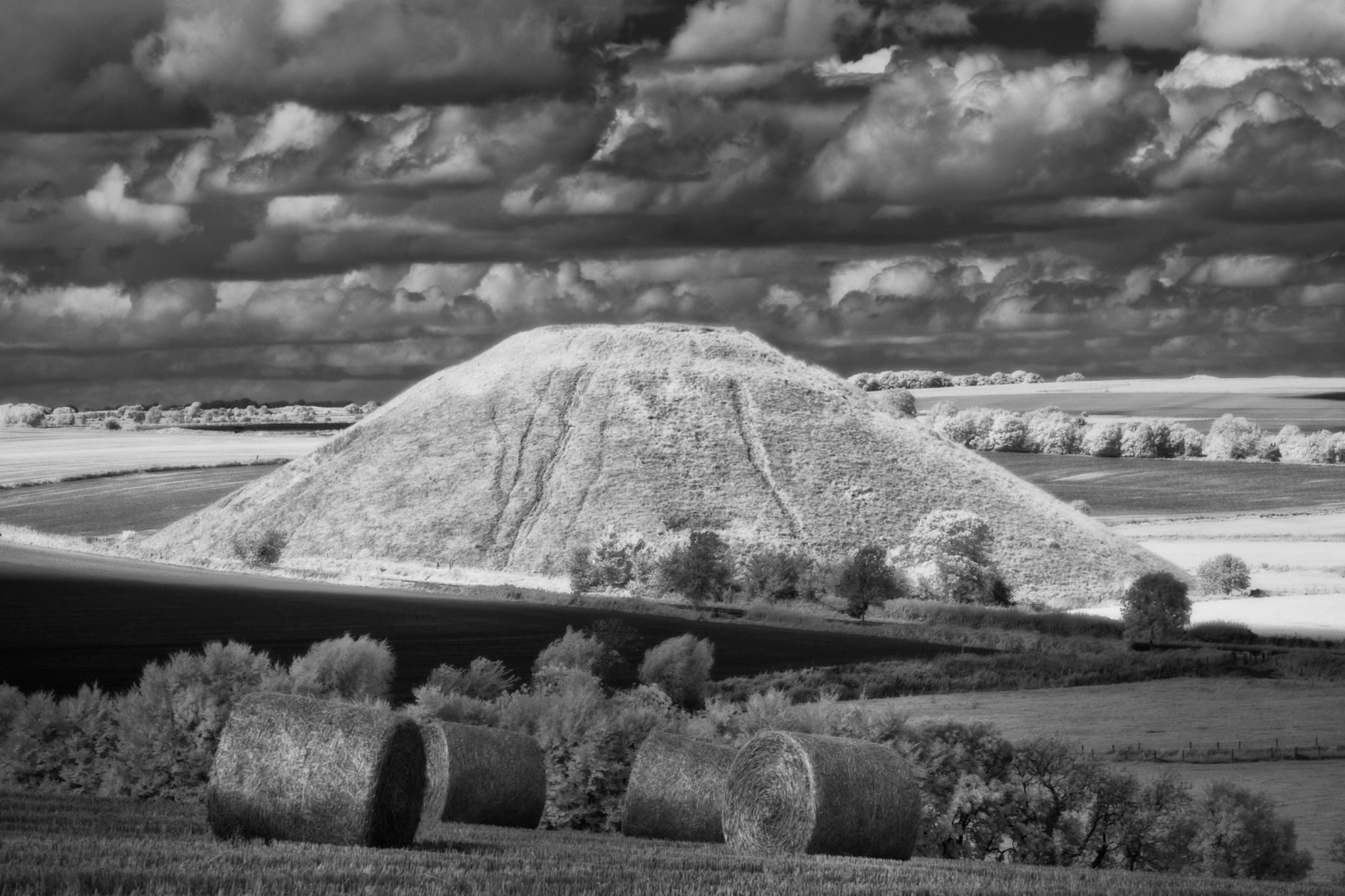Silbury Hill, Wiltshire, England.